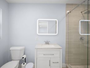 699 NE 40th St, Oakland Park FL 33334