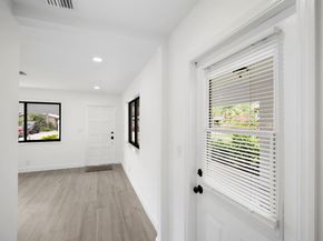 699 NE 40th St, Oakland Park FL 33334