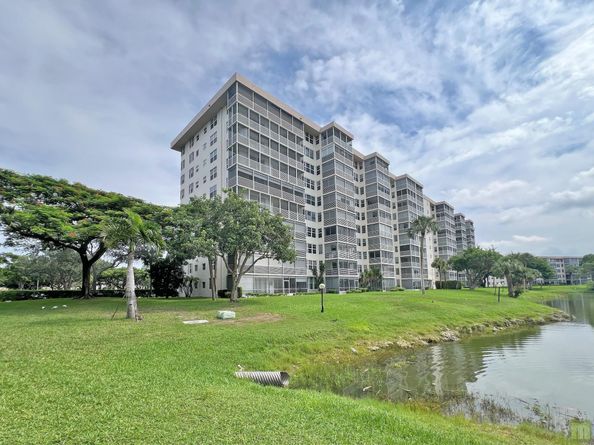 3510 Oaks Way 601, Pompano Beach FL 33069
