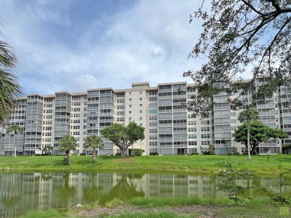 3510 Oaks Way 601, Pompano Beach FL 33069