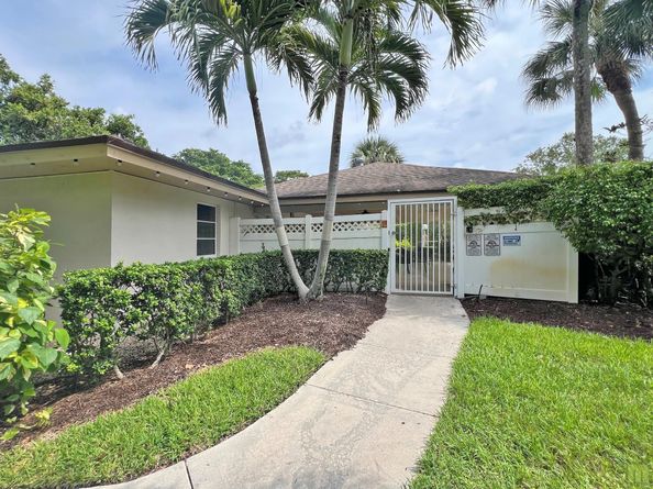3510 Oaks Way 601, Pompano Beach FL 33069