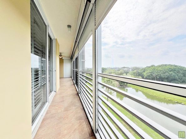 3510 Oaks Way 601, Pompano Beach FL 33069