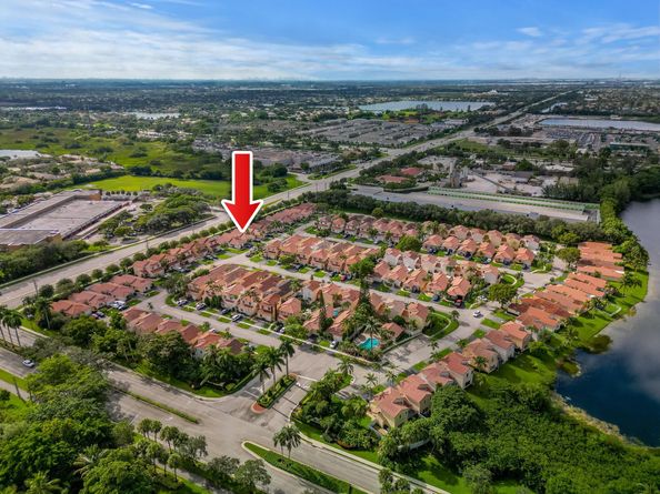 681 NW 172nd Ter, Pembroke Pines FL 33029