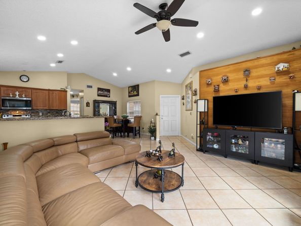 681 NW 172nd Ter, Pembroke Pines FL 33029