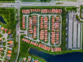 681 NW 172nd Ter, Pembroke Pines FL 33029