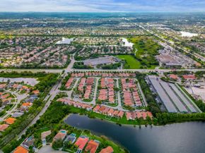 681 NW 172nd Ter, Pembroke Pines FL 33029