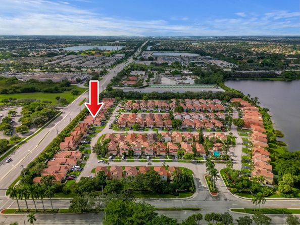 681 NW 172nd Ter, Pembroke Pines FL 33029