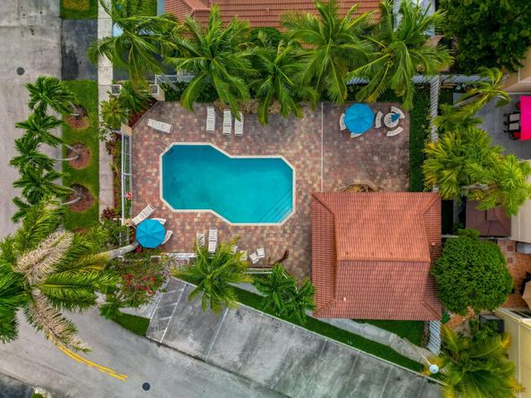 681 NW 172nd Ter, Pembroke Pines FL 33029