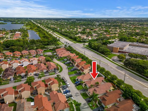 681 NW 172nd Ter, Pembroke Pines FL 33029