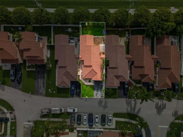 681 NW 172nd Ter, Pembroke Pines FL 33029
