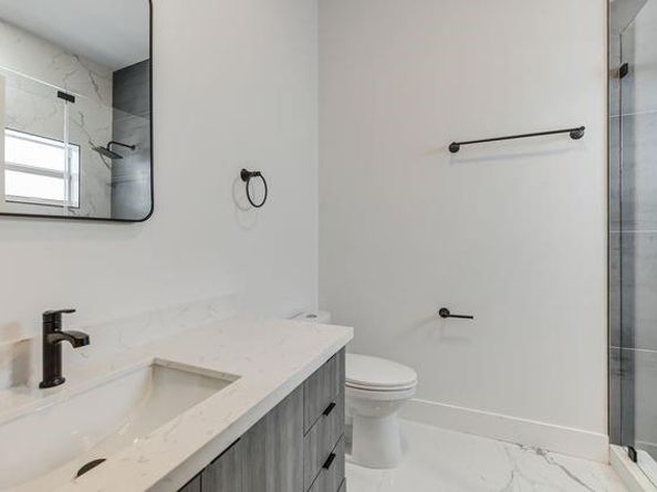 2861 NW 8th Ct, Fort Lauderdale FL 33311