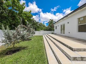 2861 NW 8th Ct, Fort Lauderdale FL 33311