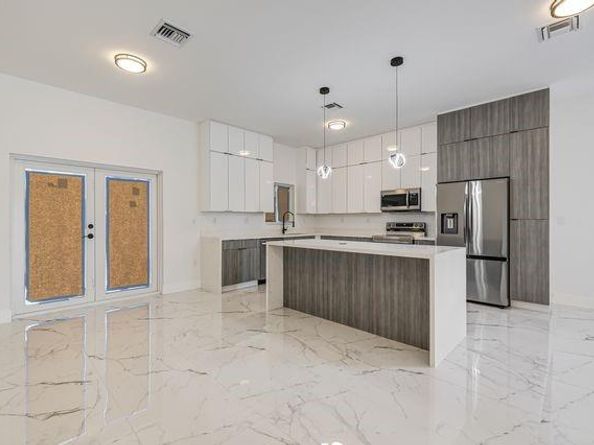 2861 NW 8th Ct, Fort Lauderdale FL 33311