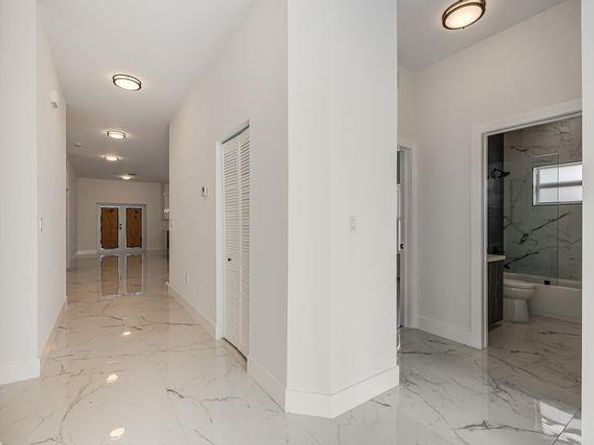 2861 NW 8th Ct, Fort Lauderdale FL 33311