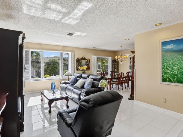 1739 NW 93rd Ter, Coral Springs FL 33071