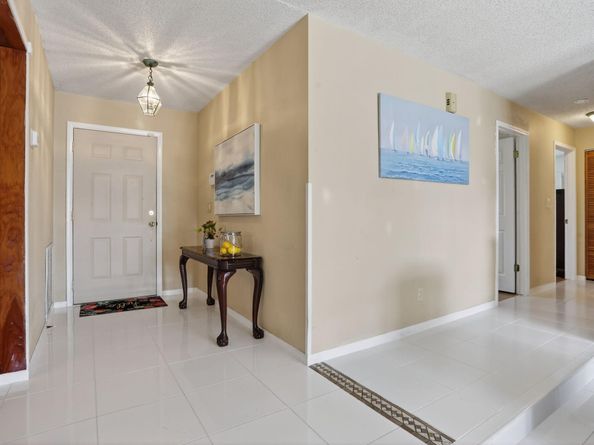 1739 NW 93rd Ter, Coral Springs FL 33071