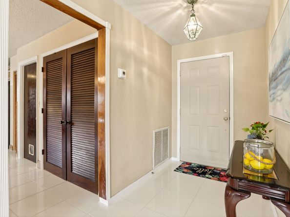 1739 NW 93rd Ter, Coral Springs FL 33071