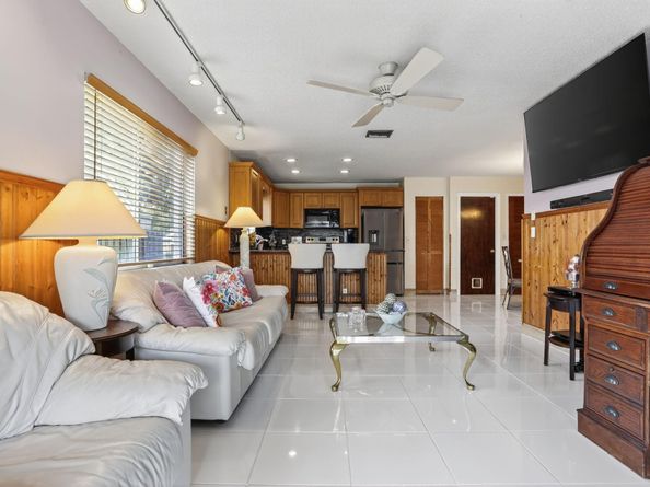 1739 NW 93rd Ter, Coral Springs FL 33071