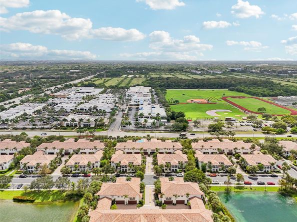 4714 Monarch Way, Coconut Creek FL 33073