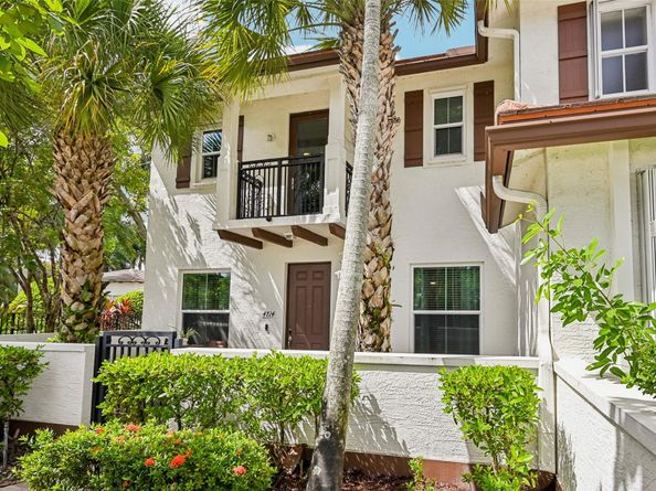 4714 Monarch Way, Coconut Creek FL 33073