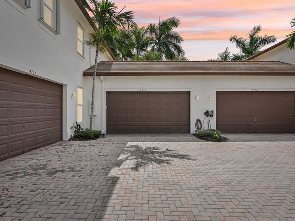 4714 Monarch Way, Coconut Creek FL 33073