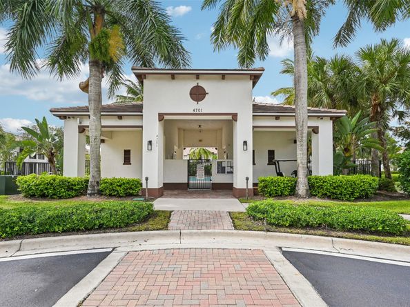 4714 Monarch Way, Coconut Creek FL 33073