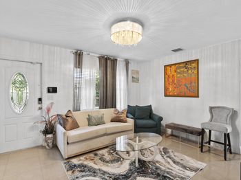 601 SW 5th Court