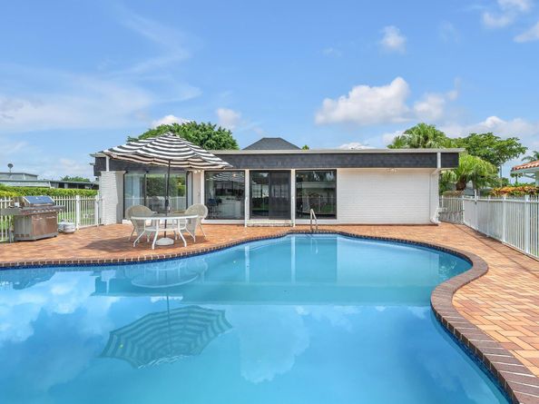5310 Mango Circle, Tamarac FL 33319