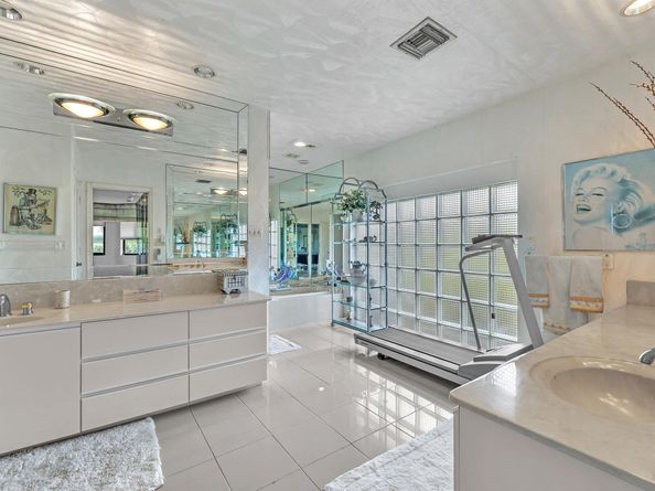 5310 Mango Circle, Tamarac FL 33319