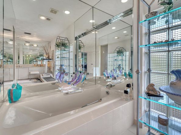 5310 Mango Circle, Tamarac FL 33319