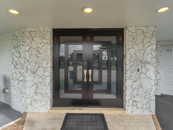 5310 Mango Circle, Tamarac FL 33319