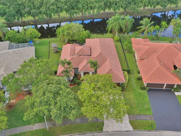 4869 Kensington Cir, Coral Springs FL 33076