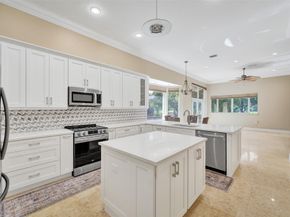 4869 Kensington Cir, Coral Springs FL 33076