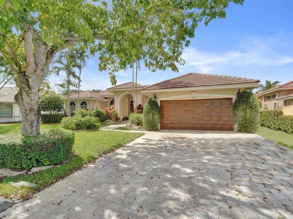 4869 Kensington Cir, Coral Springs FL 33076