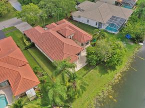 4869 Kensington Cir, Coral Springs FL 33076