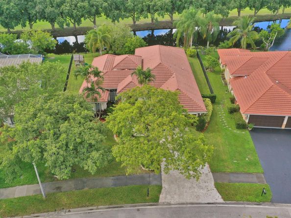 4869 Kensington Cir, Coral Springs FL 33076