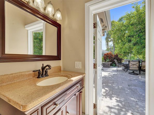 4869 Kensington Cir, Coral Springs FL 33076
