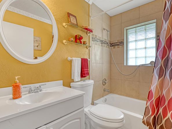 6082 Blue Grass Circle, Lake Worth FL 33463