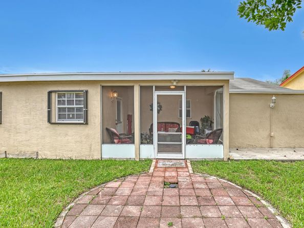 6082 Blue Grass Circle, Lake Worth FL 33463