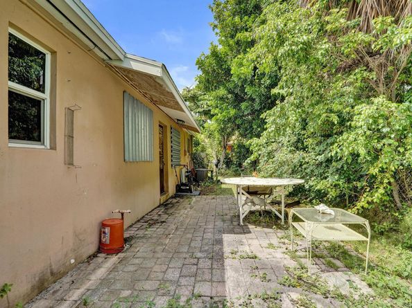 401 42nd Street, West Palm Beach FL 33407