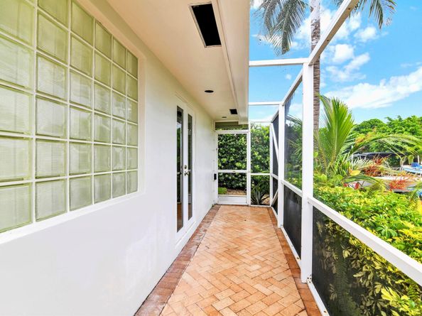 1332 SW Tamarind Way, Boca Raton FL 33486