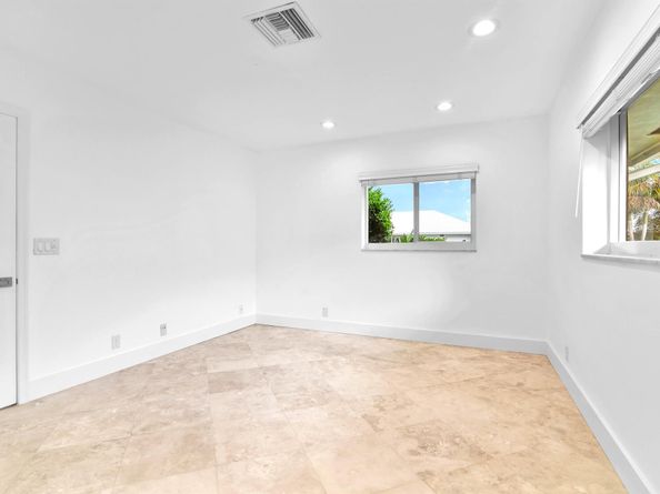 1332 SW Tamarind Way, Boca Raton FL 33486
