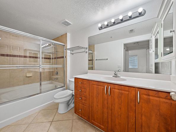 6466 Emerald Dunes Drive 207, West Palm Beach FL 33411