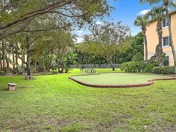 6466 Emerald Dunes Drive 207, West Palm Beach FL 33411