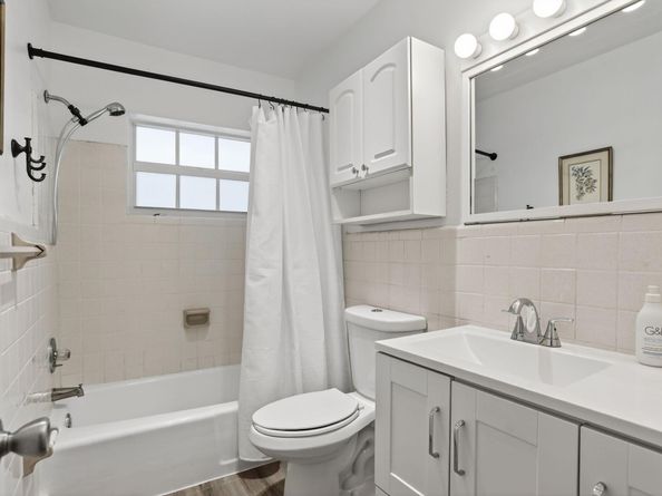 2404 NE 33rd. Avenue 8, Fort Lauderdale FL 33305