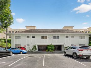 2404 NE 33rd. Avenue 8, Fort Lauderdale FL 33305
