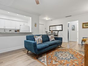 2404 NE 33rd. Avenue 8, Fort Lauderdale FL 33305