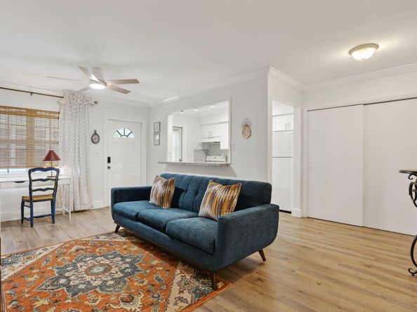 2404 NE 33rd. Avenue 8, Fort Lauderdale FL 33305