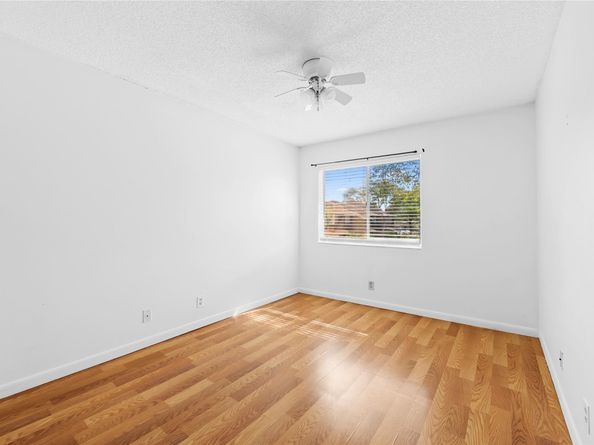1343 Sussex Dr 1343, North Lauderdale FL 33068