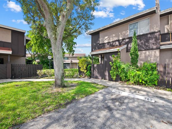 1343 Sussex Dr 1343, North Lauderdale FL 33068